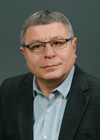 1-Zaviduvach-kafedry-kandydat-biologichnyh-nauk-dotsent-Podorozhny-j-S.M.-320x448